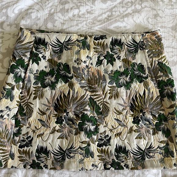 UO Print Mini Skirt - Picture 6 of 6